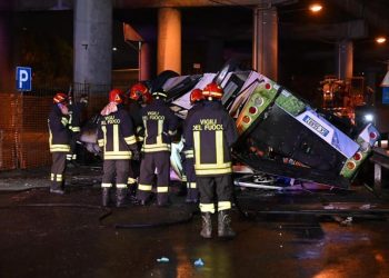 إيطاليا.. 20 قتيلا على الأقل إثر سقوط حافلة من على جسر في البندقية