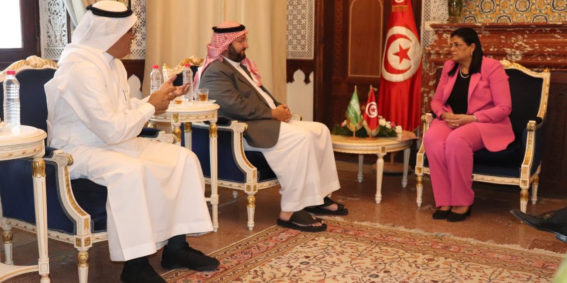 وزيرة الماليّة تلتقي رئيس برنامج الخليج العربي للتنمية