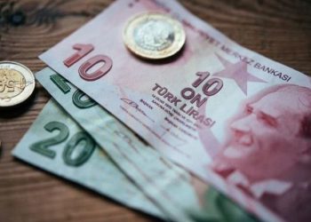 الليرة التركية تنخفض إلى مستوى تاريخي جديد