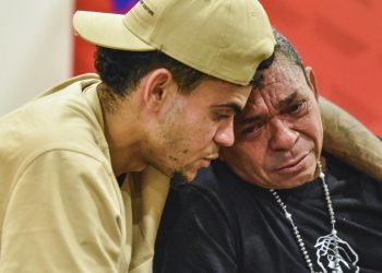 بعد اختطافه 12 يوما.. لويس دياز يلتقي والده للمرة الأولى