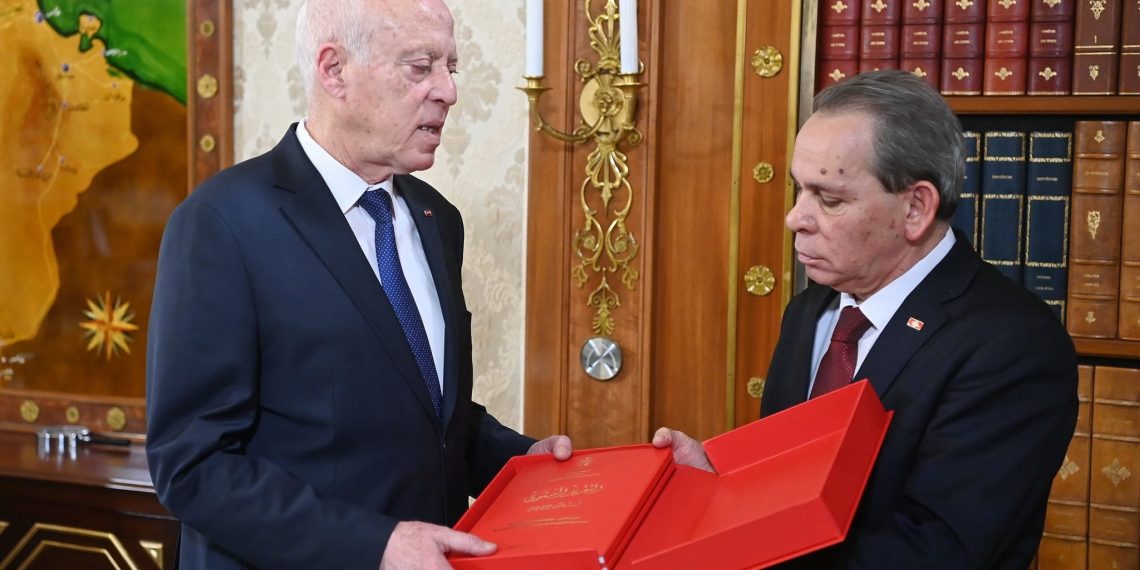 رئيس الجمهورية: “لا يمكن التسامح مع من يهدر المال العام أو يعطل تنفيذ المشاريع”