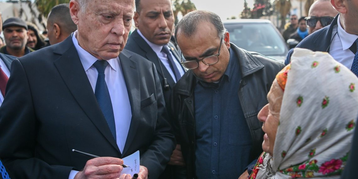 رئيس الجمهورية يتعهد بتركيز جهاز سكانار بمستشفى سليانة