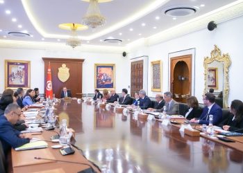 رئيس الحكومة يشرف على الاجتماع الثاني للمجلس الأعلى للإستثمار