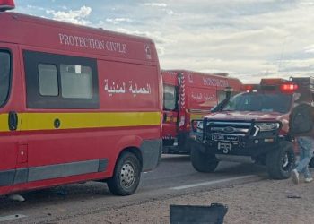 جبل الجلود: حادث اصطدام حافلة بشاحنة ثقيلة يُسفر عن إصابة 14 راكبا