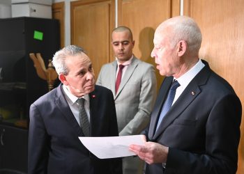 قيس سعيّد يؤدي زيارة الى مقر رئاسة الحكومة