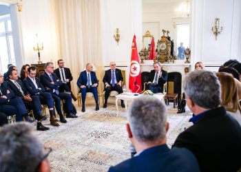 الحشاني يلتقي رجال أعمال تونسيين وأصحاب شركات ناشئة ناشطة بفرنسا