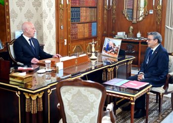 في لقائه بمحافظ البنك المركزي: قيس سعيّد يُشيد بما تحظى صارت تحظى به تونس من تقدير