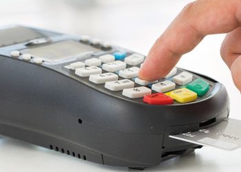 36 % من العمليّات باعتماد البطاقات البنكية: ارتفاع المعاملات الالكترونية في تونس