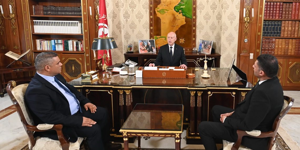 سعيّد يدعو وزير الداخلية الجديد إلى فرض احترام القانون