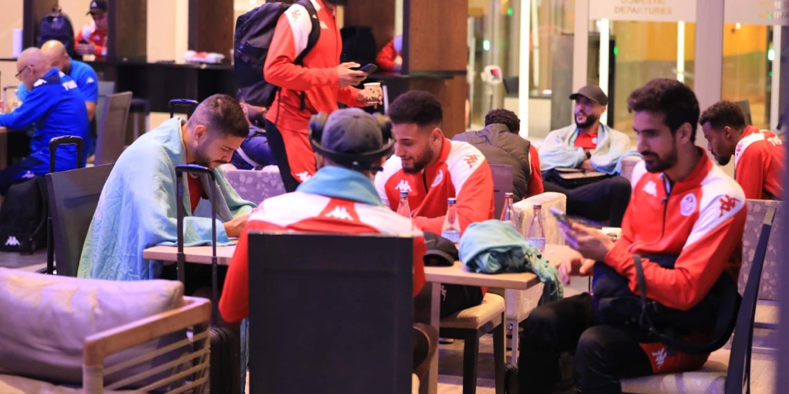 بعثة المنتخب الوطني تصل إلى مدينة جوهانزبورغ  (صور+ فيديو)