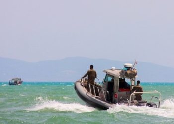 سفينة تجارية أجنبية تصطدم بمركب صيد تونسي بسواحل غار الملح