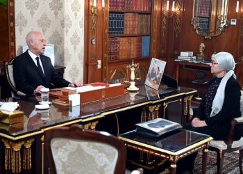 رئيس الجمهورية يطالب بالقطع نهائيا مع النظام الحالي للتعامل بالشيكات