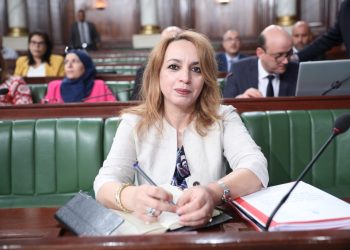 وزيرة الاقتصاد: تونس في أزمة إقتصادية هيكلية