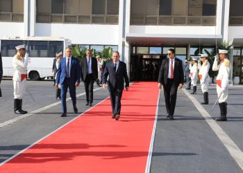 رئيس الحكومة في زيارة عمل إلى ليبيا