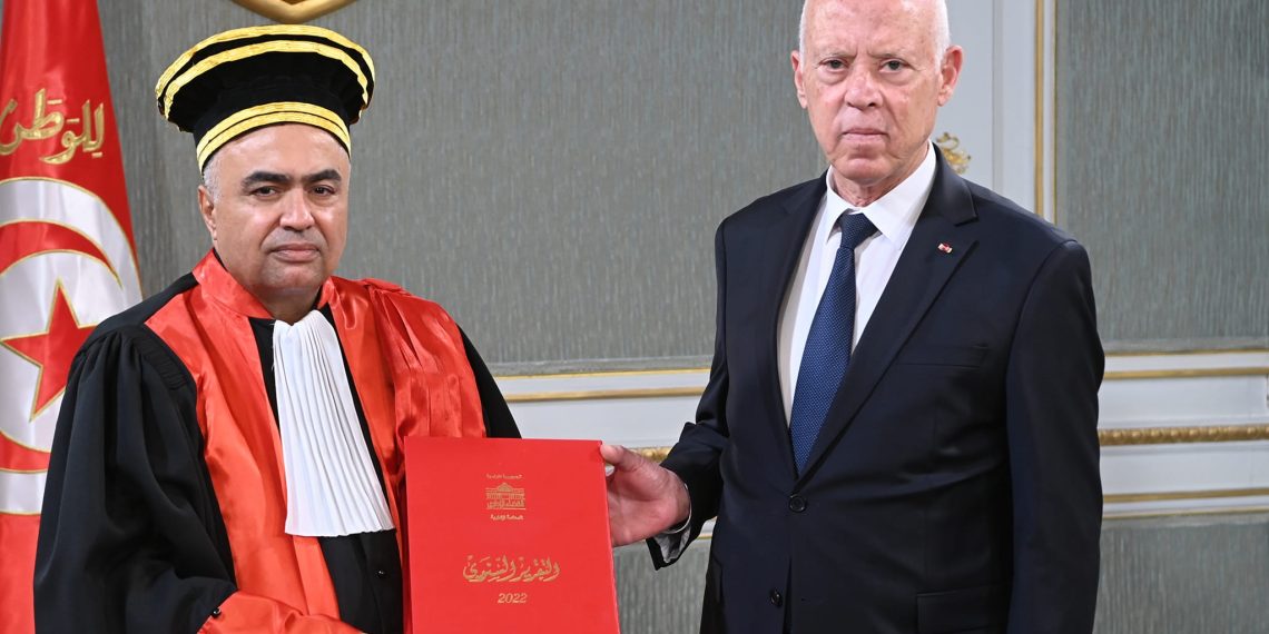 رئيس الدولة يتسلم التقرير السنوي للمحكمة الإدارية