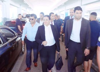 وزيرة المالية تؤدي زيارة إلى ميناء حلق الوادي