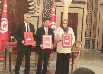 بعد تعطل لاكثر من 10 سنوات ..امضاء 8 اتفاقيات بين المجمع الكميائي و عدد من شركات المقاولات لاستكمال اشغال مصنع المظيلة 2