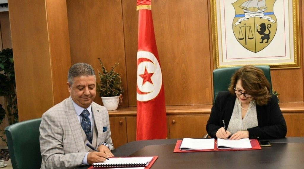 توقيع عقد أهداف المعهد الوطني للمواصفات والملكية الصناعية