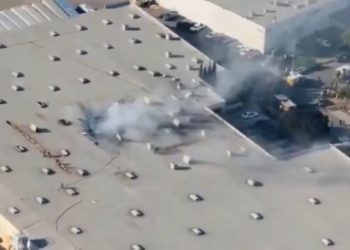 مصرع شخصين وإصابة 18 آخرين بحادث تحطم طائرة جنوب كاليفورنيا