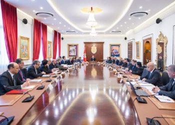 مجلس وزاري مضيّق يقر إجراءات للحدّ من النفايات وتثمينها