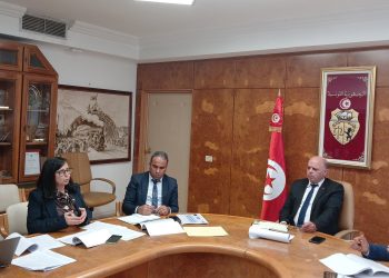 جلسة عمل حول مشروع الميناء بالمياه العميقة والمنطقة اللوجستية بالنفيضة