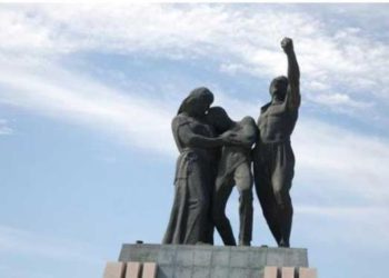 رئيس الجمهورية يشرف على إحياء الذكرى 87 لعيد الشهداء