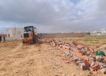 جرجيس: تنفيذ 7 قرارات هدم لأسيجة أحدثت بدون رخصة ومخالفة لمثال التهيئة العمراني