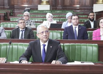 وزير الصحة يكشف أجور الأطباء الشبان