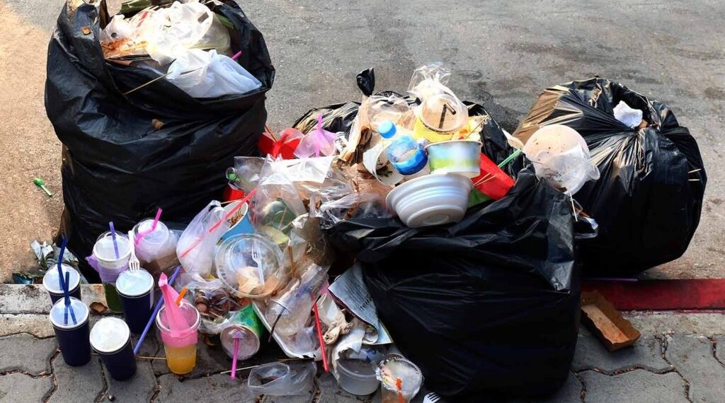 تونس تنتج سنويا 3 ملايين و600 ألف طن من النفايات المنزلية