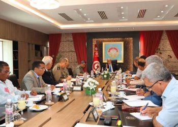 وزير الدفاع يشرف على اجتماع مجلس مؤسسة ديوان رجيم معتوق لتنمية الجنوب والصحراء