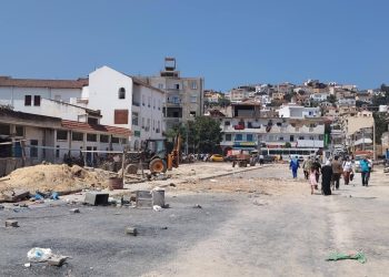 طبرقة: الانطلاق في إزالة الأكشاك غير القانونية ومظاهر الإنتصاب الفوضوي