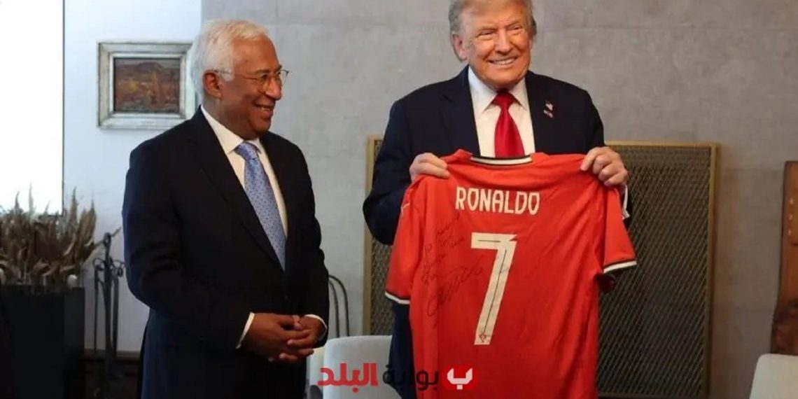 ترامب يتلقى هدية من رونالدو
