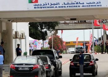 زيادة في عدد الوافدين الجزائريين على تونس عبر المعابر البرية بجندوبة