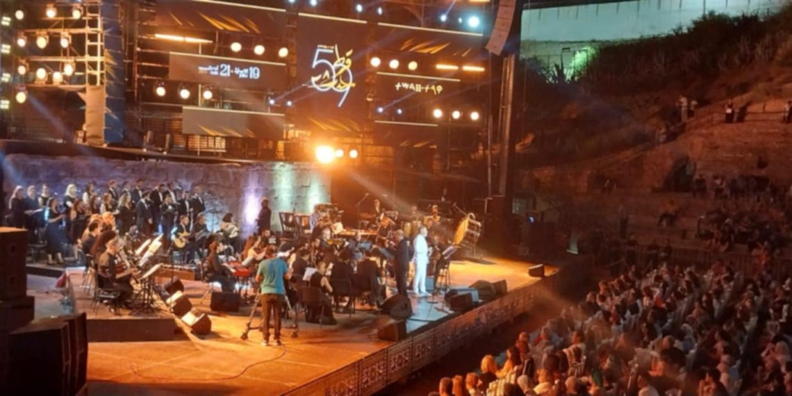 مهرجان قرطاج…انتقادات وحضور جماهيري ضعيف في العرض الافتتاحي «من قاع الخابية”