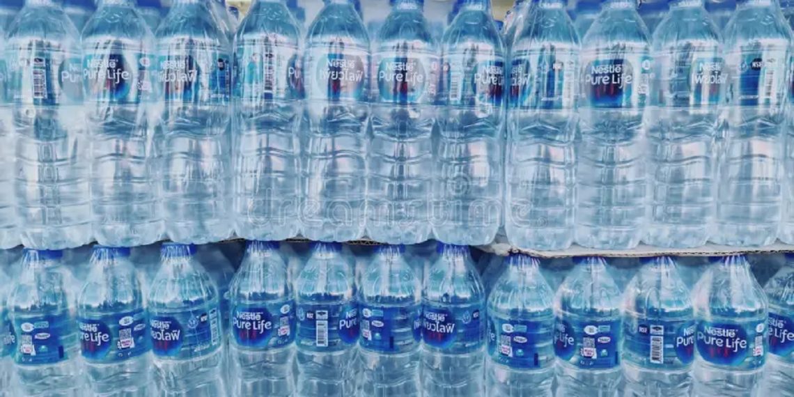 صفاقس: حجز 17 ألف قارورة ماء معدني معروضة تحت أشعة الشمس