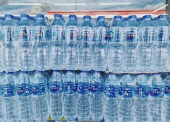 صفاقس: حجز 17 ألف قارورة ماء معدني معروضة تحت أشعة الشمس