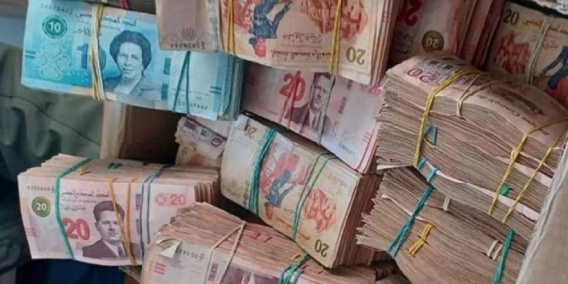 25 مليار دينار خارج البنوك في تونس…أيُّ فاعلية للسياسة النقدية الحالية للبنك المركزي؟