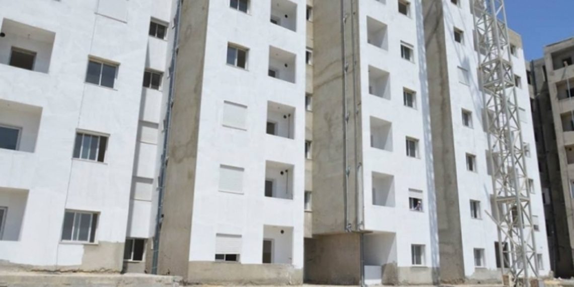 1547 مسكنًا بكلفة 97 مليون دينار: وزير التجهيز يعاين تقدم مشروع “الرياض” للسكن الاجتماعي بمنوبة