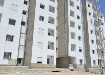 1547 مسكنًا بكلفة 97 مليون دينار: وزير التجهيز يعاين تقدم مشروع “الرياض” للسكن الاجتماعي بمنوبة