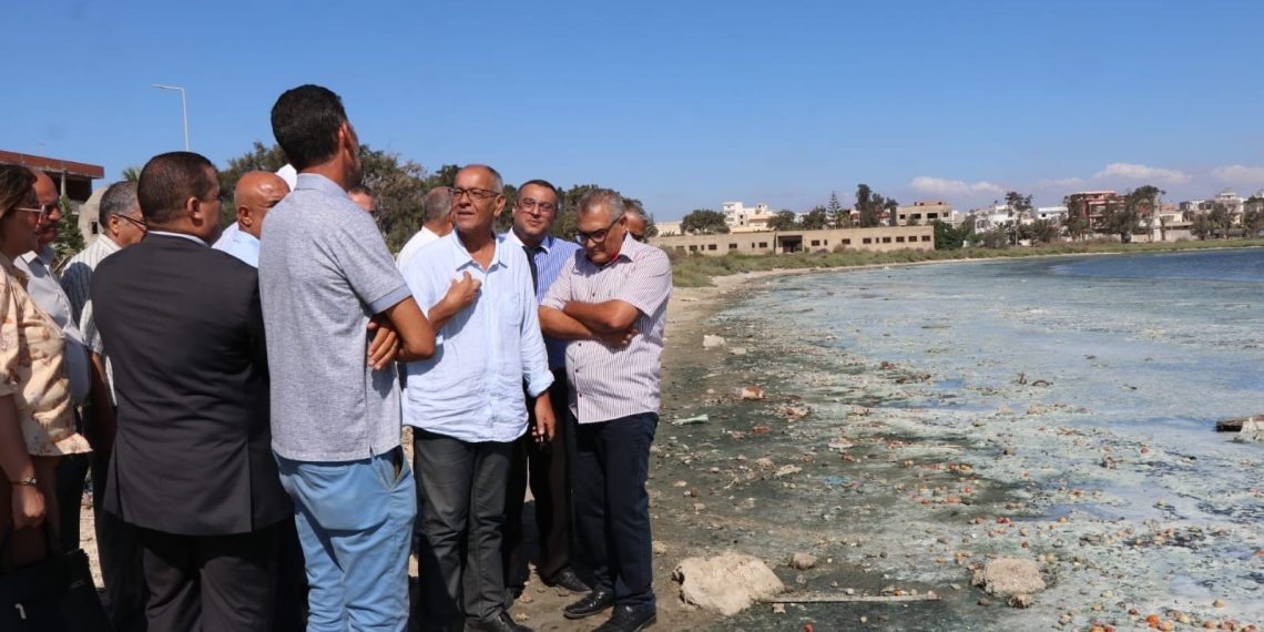 وزير البيئة يعاين التلوث البيئي بسبخة تازركة