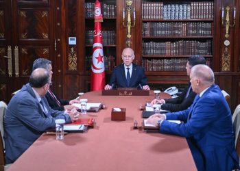 رئيس الجمهورية يؤكد ضرورة العمل دون انقطاع لتفكيك كل شبكات المضاربة والاحتكار