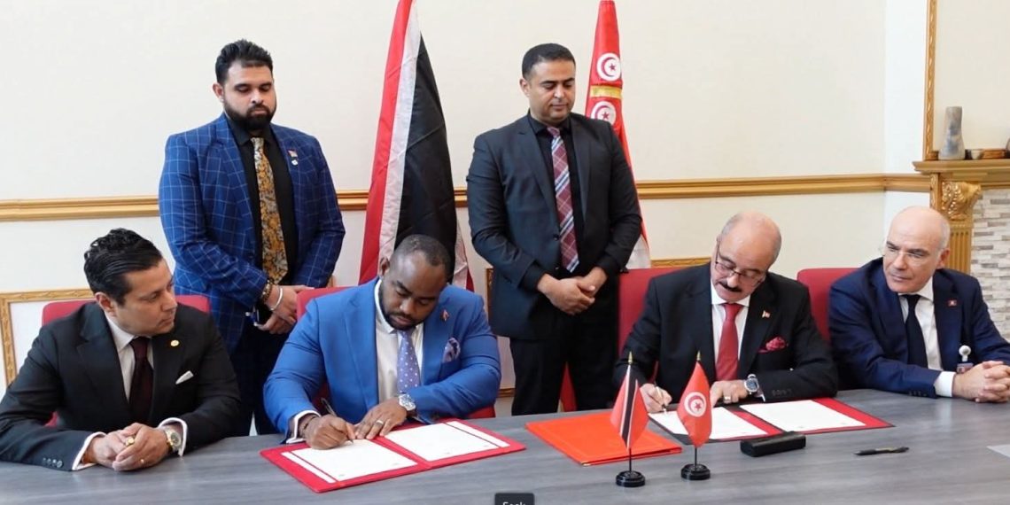 التوقيع على إعلان مشترك حول إقامة علاقات دبلوماسية بين تونس وجمهورية ترينيداد وتوباغو