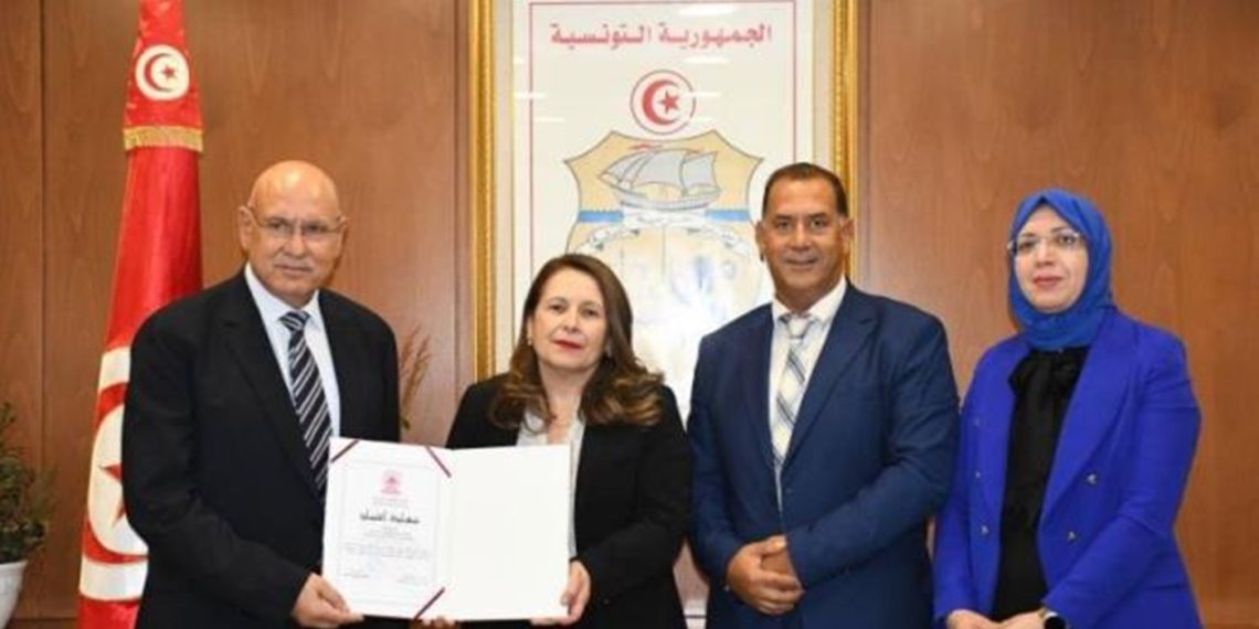 تسليم أول شهادة اعتماد لمؤسسة تونسية في مجال المقارنات بين المخابر