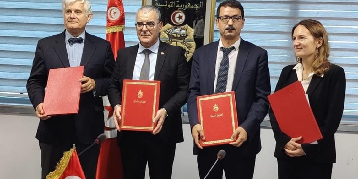 تونس والوكالة الفرنسية للتنمية توقعان 5 اتفاقيات مالية بقيمة 54 مليون أورو