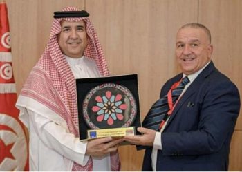 إمضاء مذكرة تفاهم بين جامعة وكالات الأسفار واللجنة الوطنية للعمرة والزيارة بالسعودية