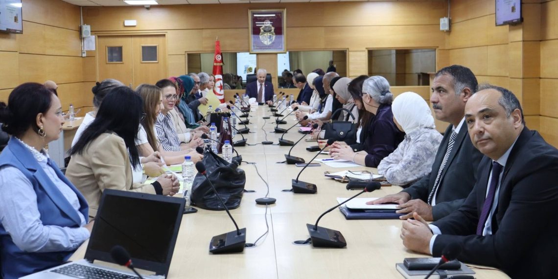 وزير التجارة: الإنطلاق في إعداد الإستراتيجية الوطنية للحد من التبذير الغذائي
