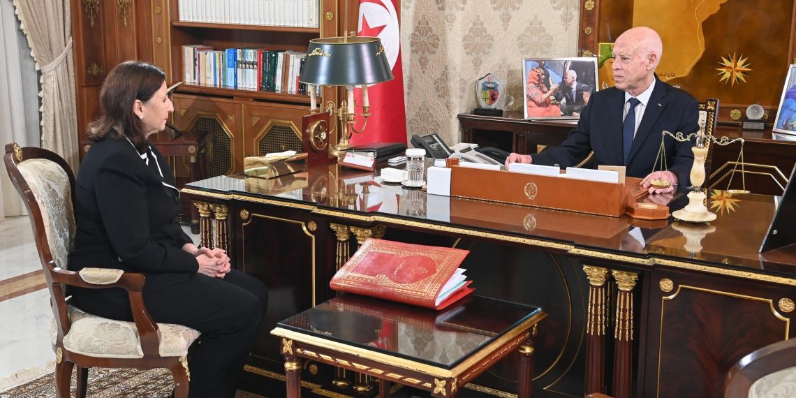 سعيّد: “سداد كلّ ديون تونس في مواعيدها كذّب مّن يحنّون اليوم إلى الكومسيون المالي ويدعون إلى التدخّل الخارجي”