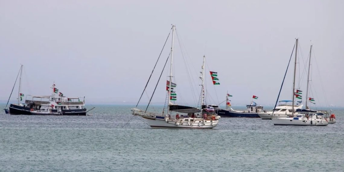 اسطول الصمود: سفينة ميكينو تدخل مياه غزة الإقليمية