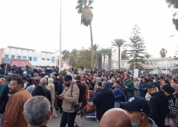 قابس: مسيرة للمطالبة بتفكيك الوحدات الصناعية الملوِّثة للمجمع الكيميائي التونسي