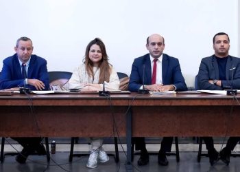 لجنة برلمانية متناصفة للنظر في الفصول الخلافية في مشروع قانون المالية